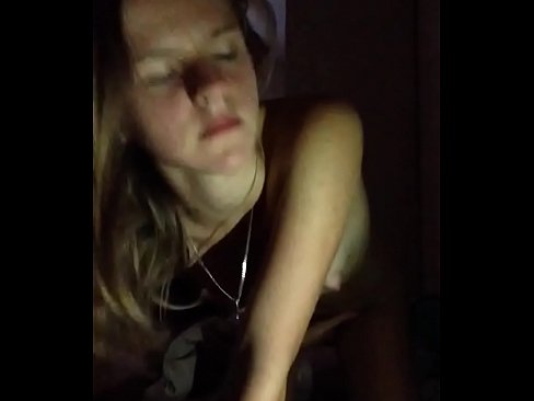 ❤️ Uma garota se masturba e se ejacula ❤❌ Porno bonito em nós ❌